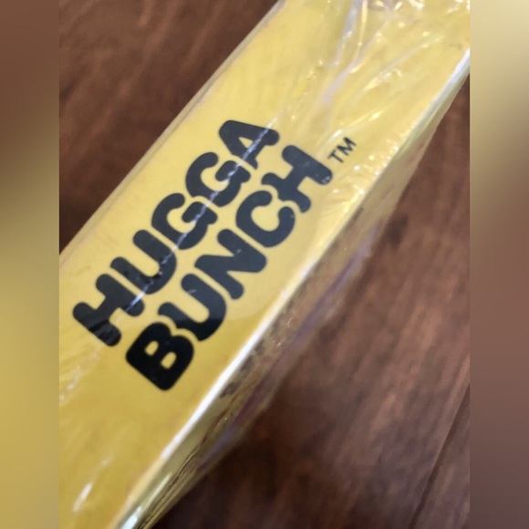 Vintage 1985 HUGGA BUNCH Golden Book Video 3 Stories Hugs Heart Hallmark VHS - Picture 4 of 4